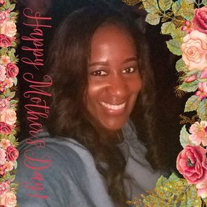 Meet your Posher, Denise